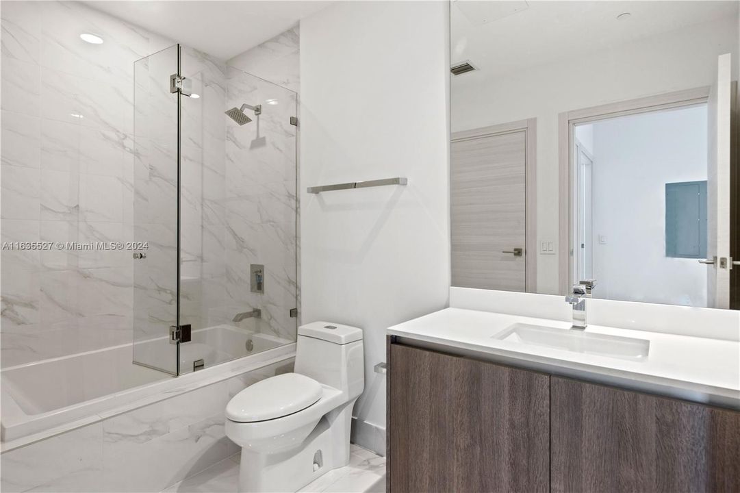 最近租的: $7,900 (3 贝兹, 3 浴室, 1450 平方英尺)