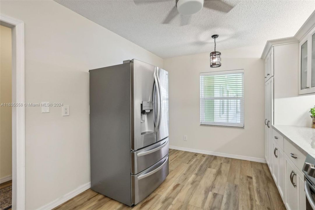 For Sale: $349,000 (2 beds, 2 baths, 1370 Square Feet)