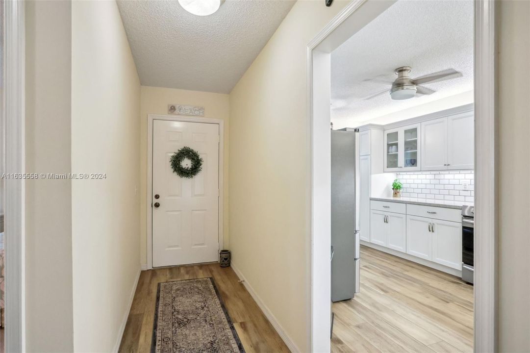 For Sale: $349,000 (2 beds, 2 baths, 1370 Square Feet)