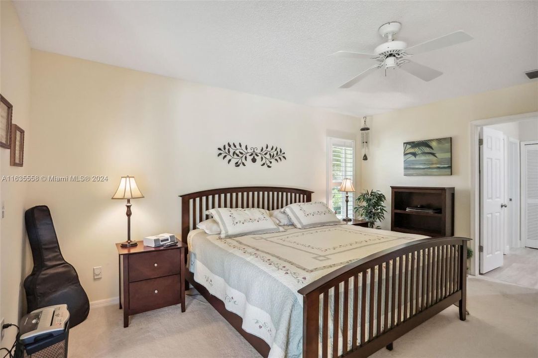 For Sale: $349,000 (2 beds, 2 baths, 1370 Square Feet)