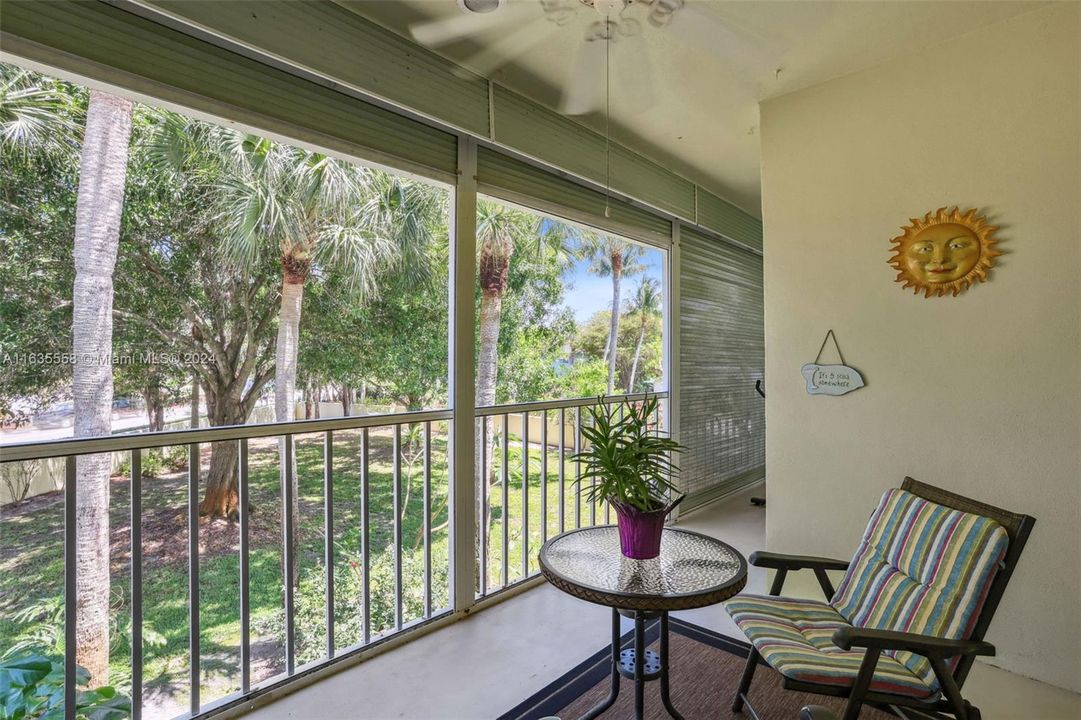 For Sale: $349,000 (2 beds, 2 baths, 1370 Square Feet)