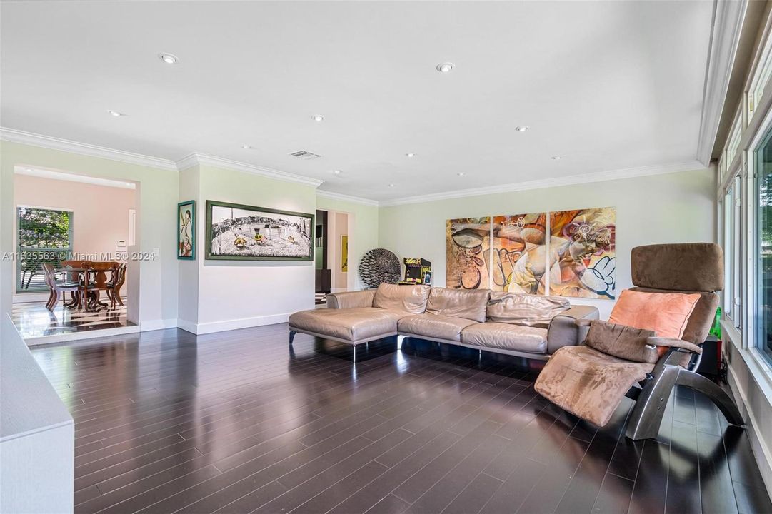 Active With Contract: $2,599,000 (3 beds, 2 baths, 2172 Square Feet)