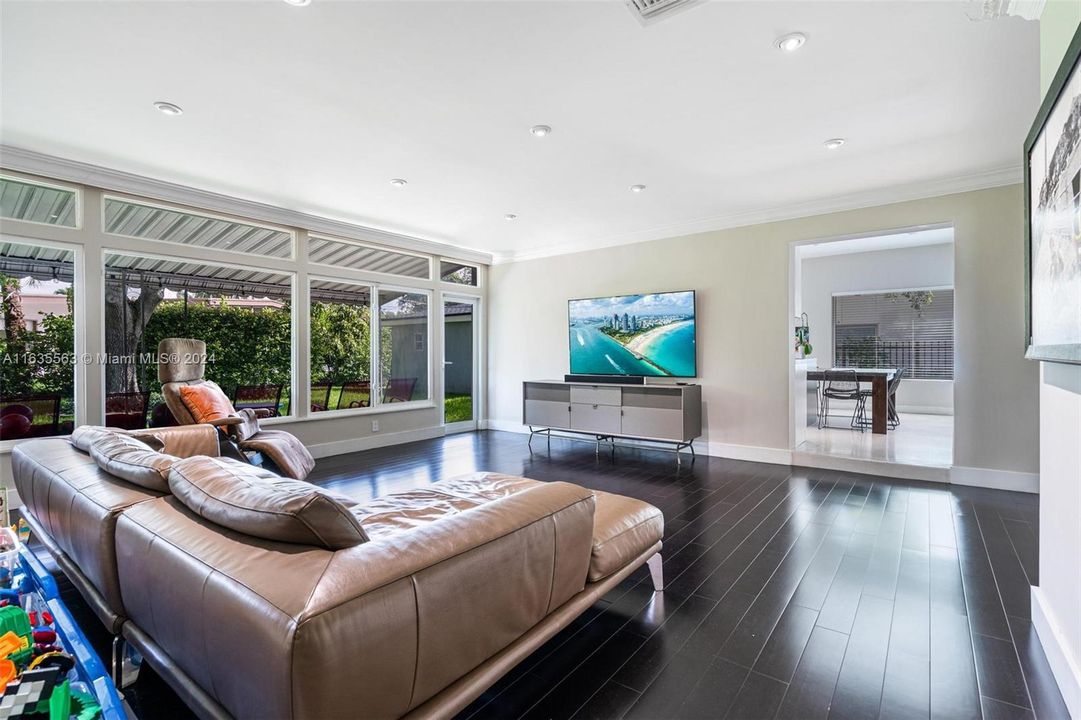 Active With Contract: $2,599,000 (3 beds, 2 baths, 2172 Square Feet)