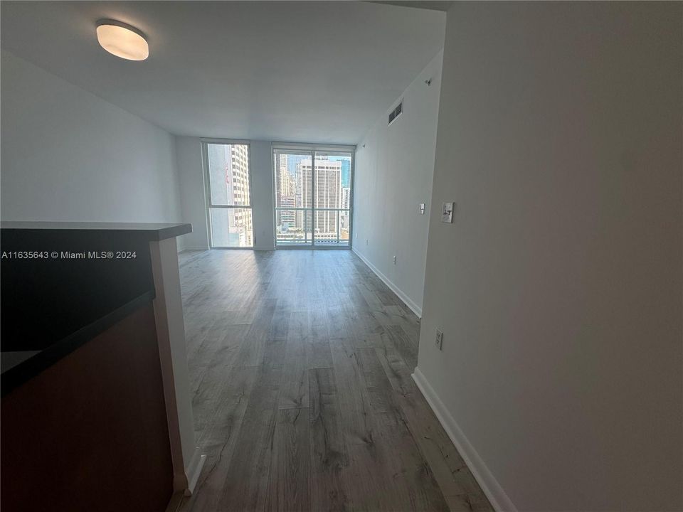 Recently Rented: $3,000 (1 beds, 1 baths, 806 Square Feet)