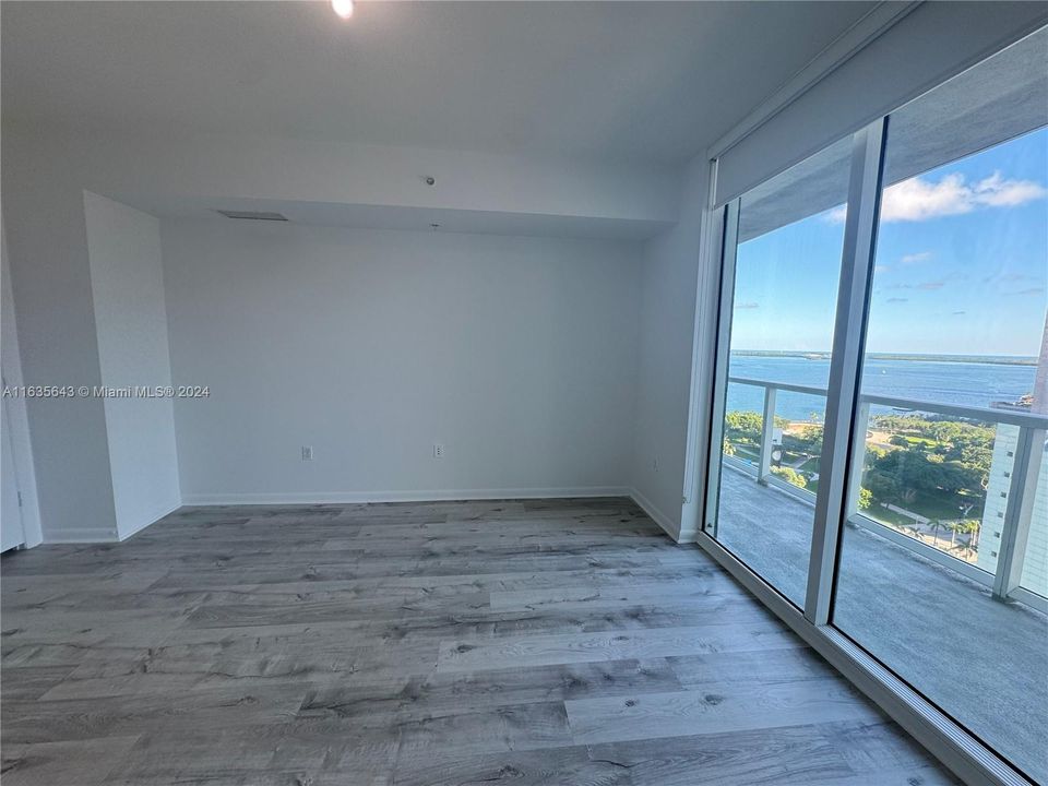 Recently Rented: $3,000 (1 beds, 1 baths, 806 Square Feet)