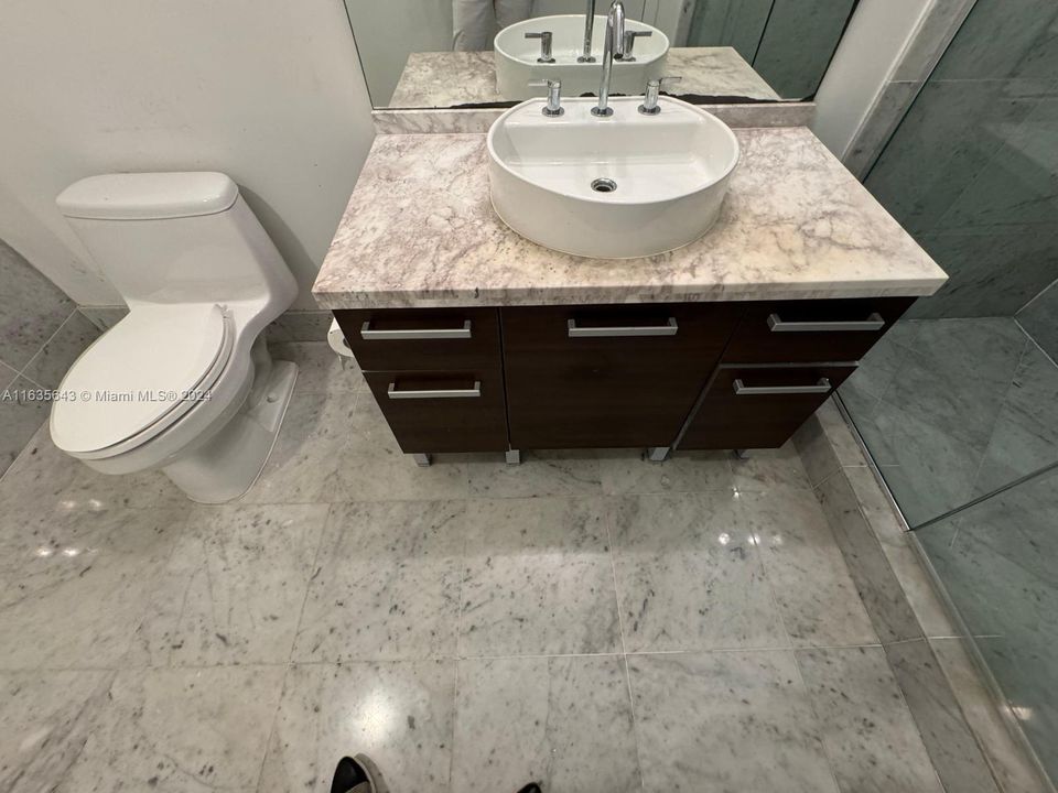 Recently Rented: $3,000 (1 beds, 1 baths, 806 Square Feet)