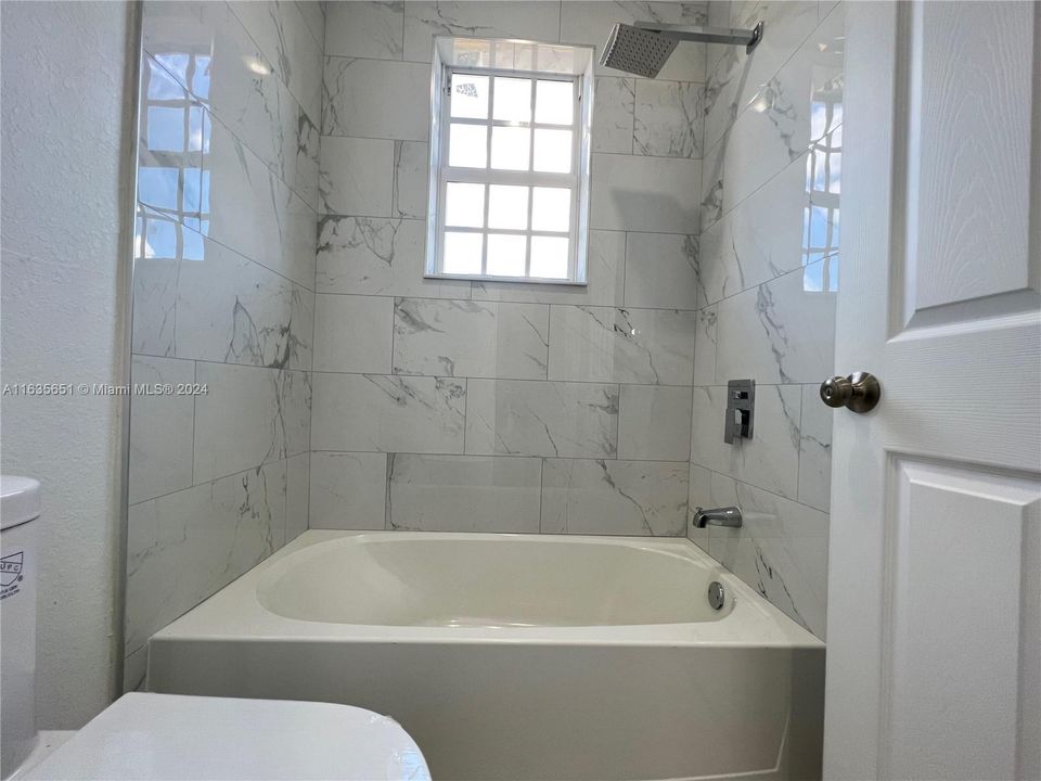 Active With Contract: $2,200 (2 beds, 2 baths, 8597 Square Feet)