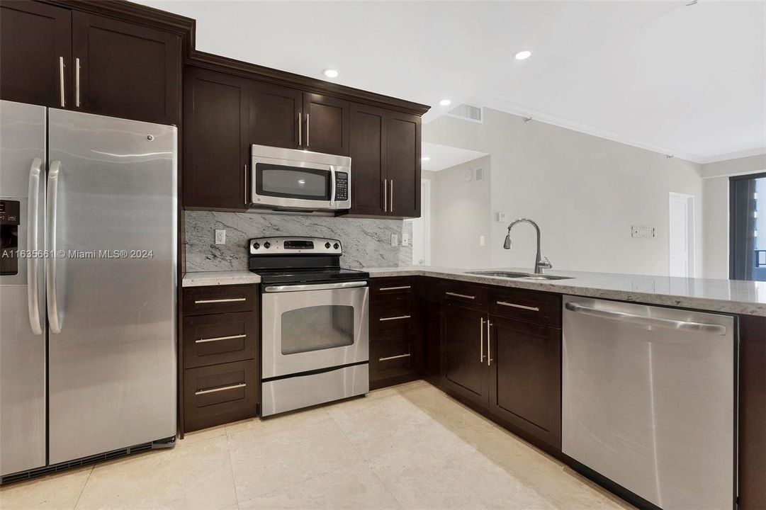 For Sale: $799,000 (1 beds, 1 baths, 1009 Square Feet)