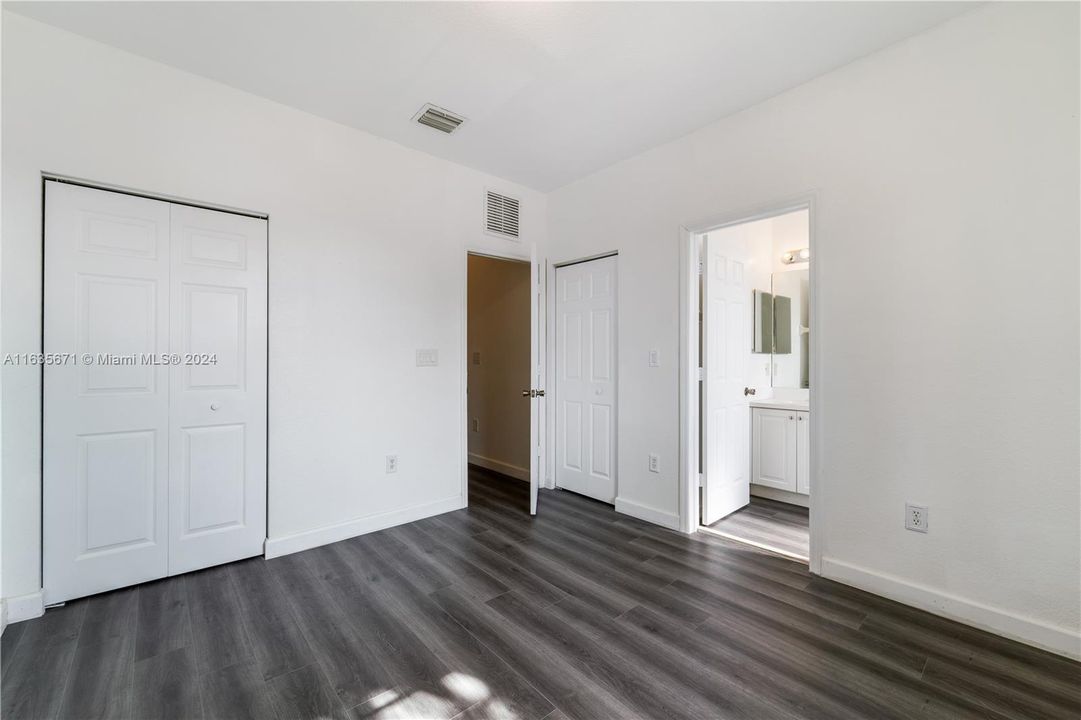 For Sale: $345,000 (2 beds, 2 baths, 1290 Square Feet)