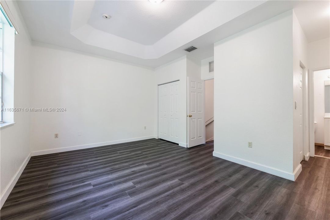 For Sale: $345,000 (2 beds, 2 baths, 1290 Square Feet)