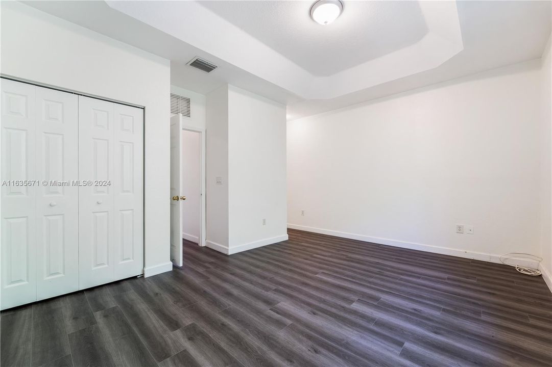 For Sale: $345,000 (2 beds, 2 baths, 1290 Square Feet)