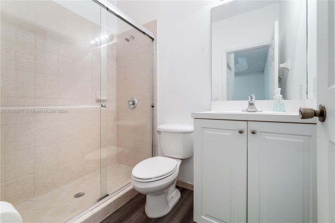 For Sale: $345,000 (2 beds, 2 baths, 1290 Square Feet)