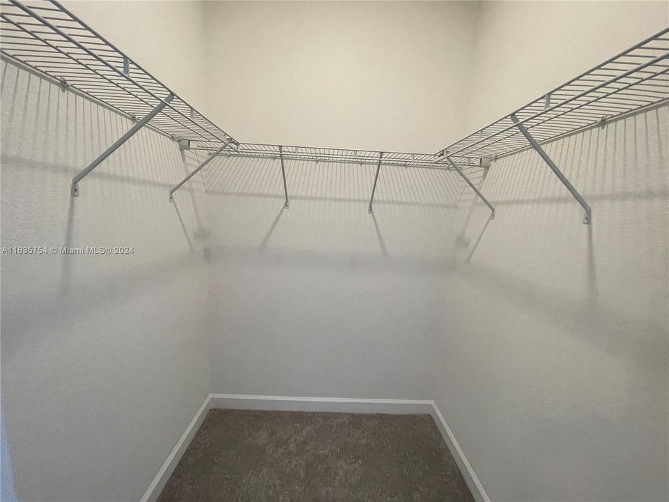 Recently Rented: $2,650 (3 beds, 2 baths, 1393 Square Feet)