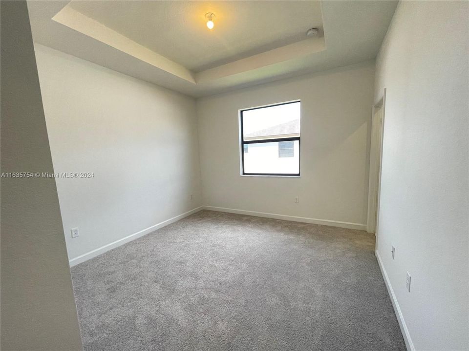 Recently Rented: $2,650 (3 beds, 2 baths, 1393 Square Feet)