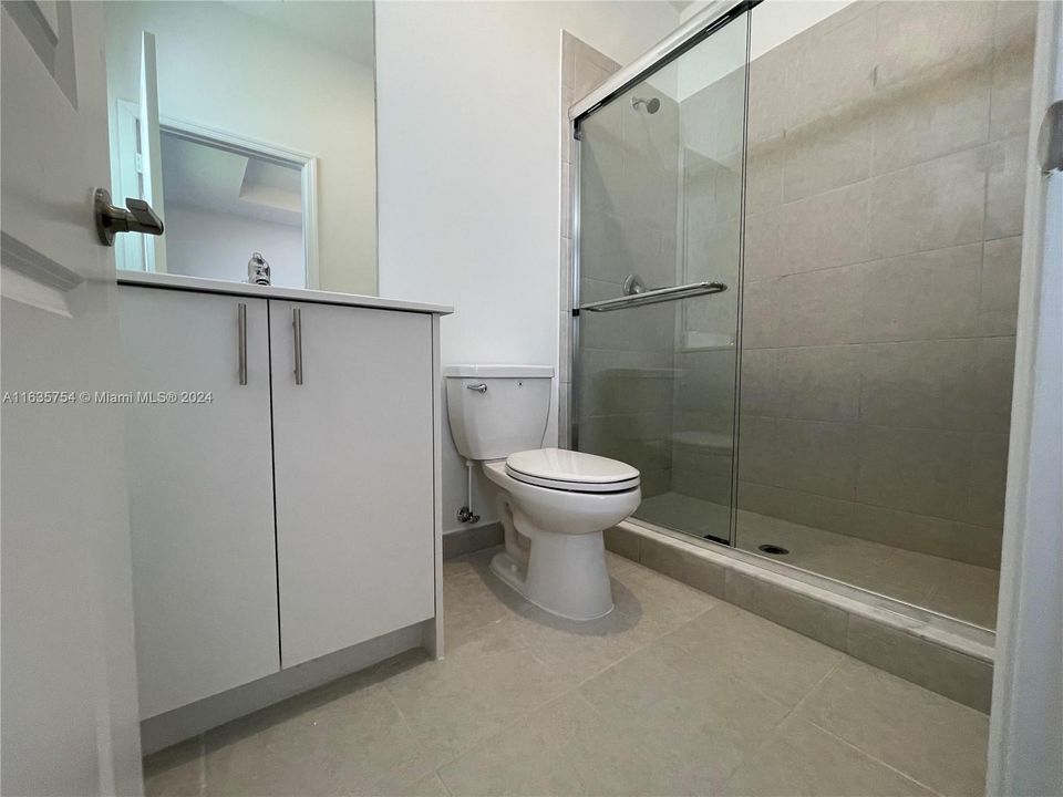 Recently Rented: $2,650 (3 beds, 2 baths, 1393 Square Feet)