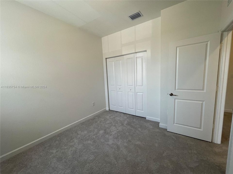 Recently Rented: $2,650 (3 beds, 2 baths, 1393 Square Feet)