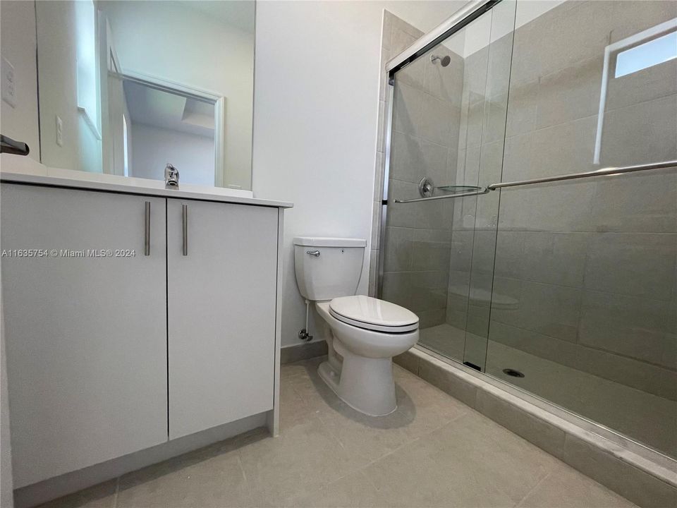 Recently Rented: $2,650 (3 beds, 2 baths, 1393 Square Feet)