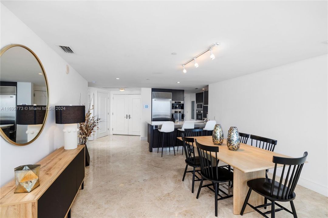 Active With Contract: $9,000 (2 beds, 3 baths, 1479 Square Feet)