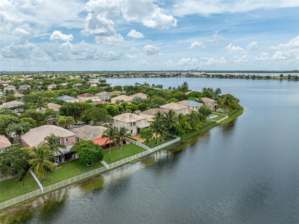 Active With Contract: $899,000 (4 beds, 3 baths, 3077 Square Feet)