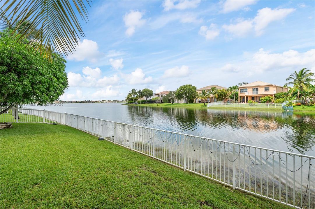 Active With Contract: $899,000 (4 beds, 3 baths, 3077 Square Feet)