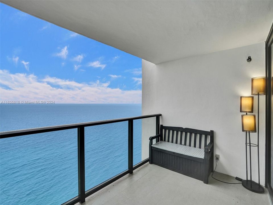 Active With Contract: $4,900 (2 beds, 2 baths, 1400 Square Feet)