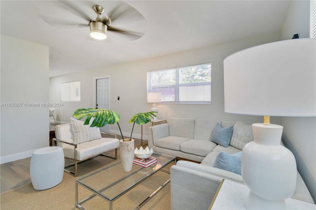 Active With Contract: $499,000 (3 beds, 2 baths, 918 Square Feet)