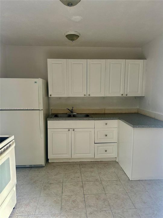 For Rent: $2,000 (2 beds, 2 baths, 2513 Square Feet)