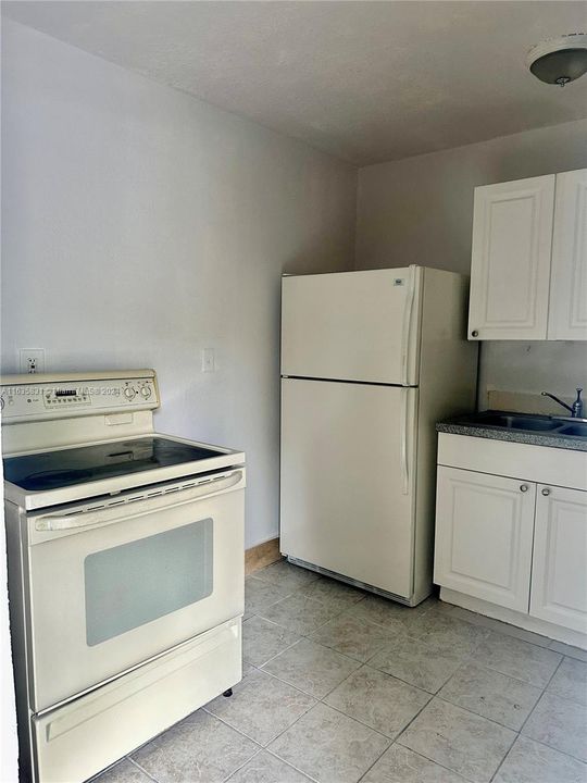 For Rent: $2,000 (2 beds, 2 baths, 2513 Square Feet)