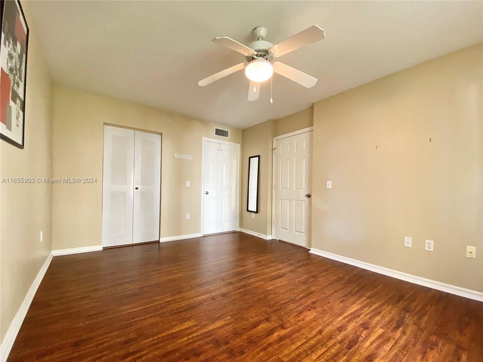 For Rent: $1,750 (1 beds, 1 baths, 760 Square Feet)