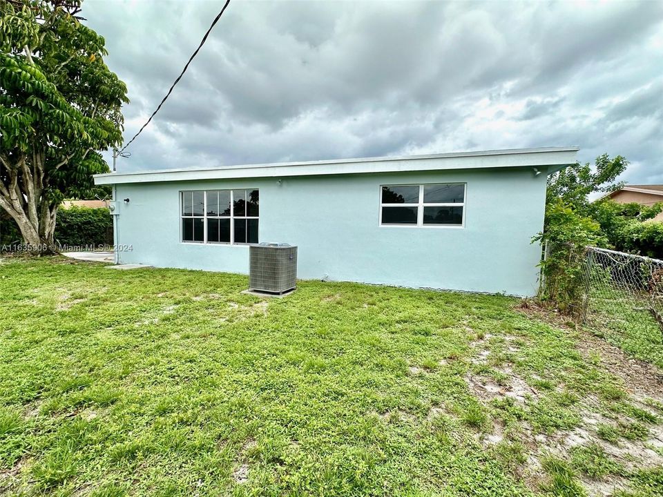 Active With Contract: $595,000 (4 beds, 2 baths, 1848 Square Feet)