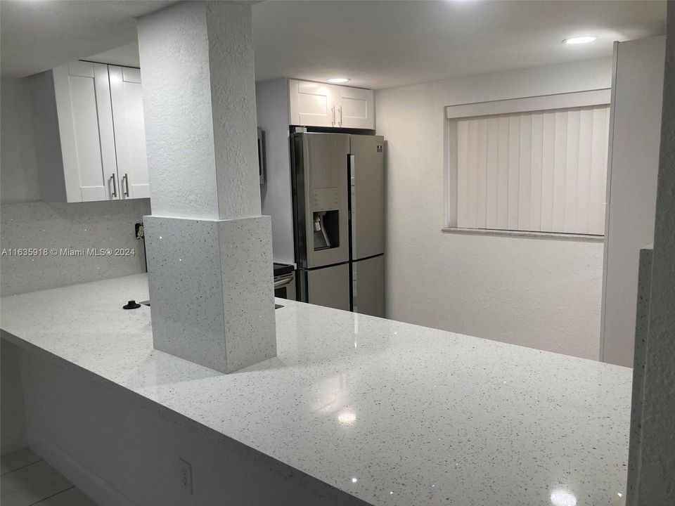 Recently Rented: $2,200 (2 beds, 2 baths, 965 Square Feet)