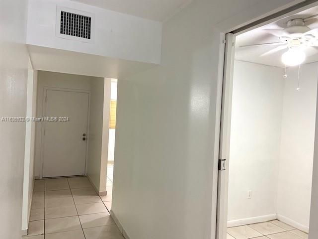 Active With Contract: $1,900 (1 beds, 1 baths, 672 Square Feet)