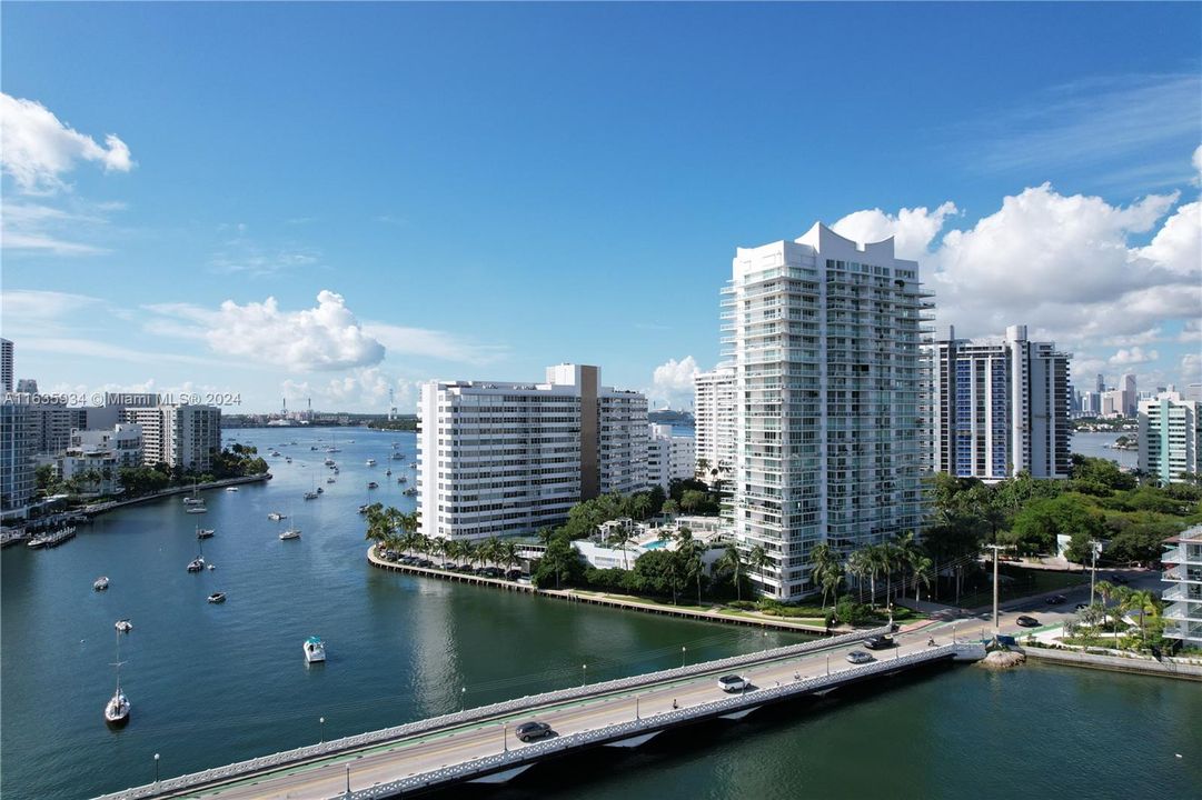 Active With Contract: $2,100,000 (2 beds, 2 baths, 1463 Square Feet)