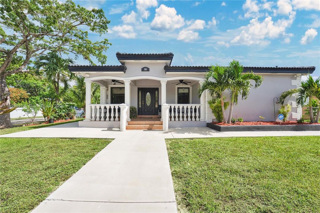 Recently Sold: $561,000 (3 beds, 2 baths, 1770 Square Feet)