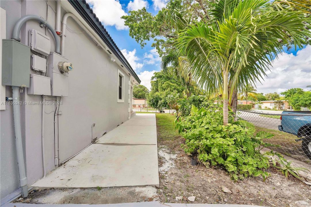 Recently Sold: $561,000 (3 beds, 2 baths, 1770 Square Feet)