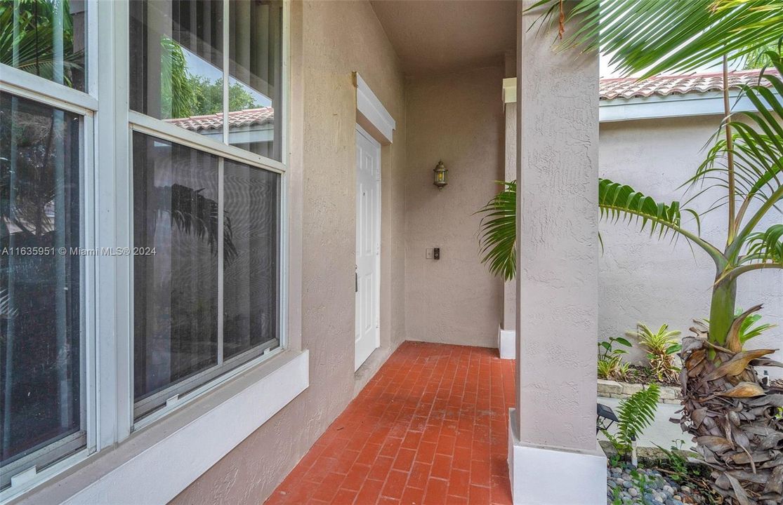 Active With Contract: $3,500 (3 beds, 2 baths, 1478 Square Feet)