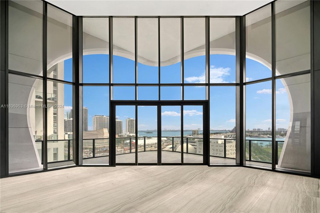 最近售出: $7,900,000 (5 贝兹, 6 浴室, 8400 平方英尺)