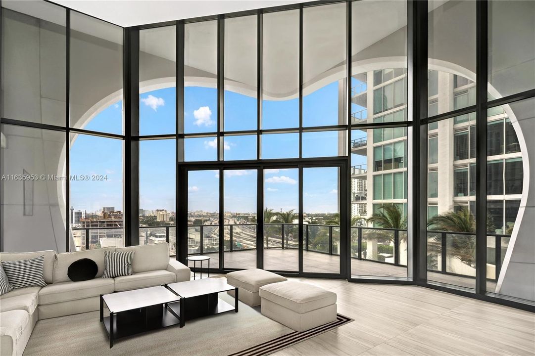 最近售出: $7,900,000 (5 贝兹, 6 浴室, 8400 平方英尺)