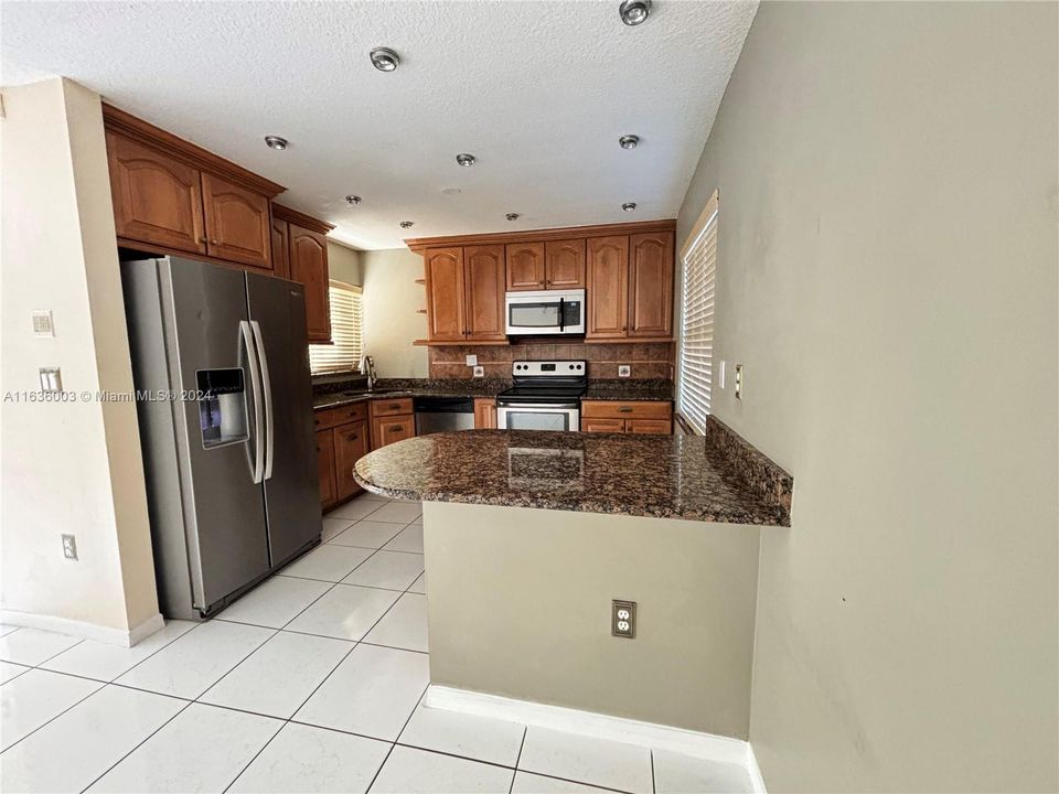 Recently Rented: $3,500 (3 beds, 2 baths, 1607 Square Feet)