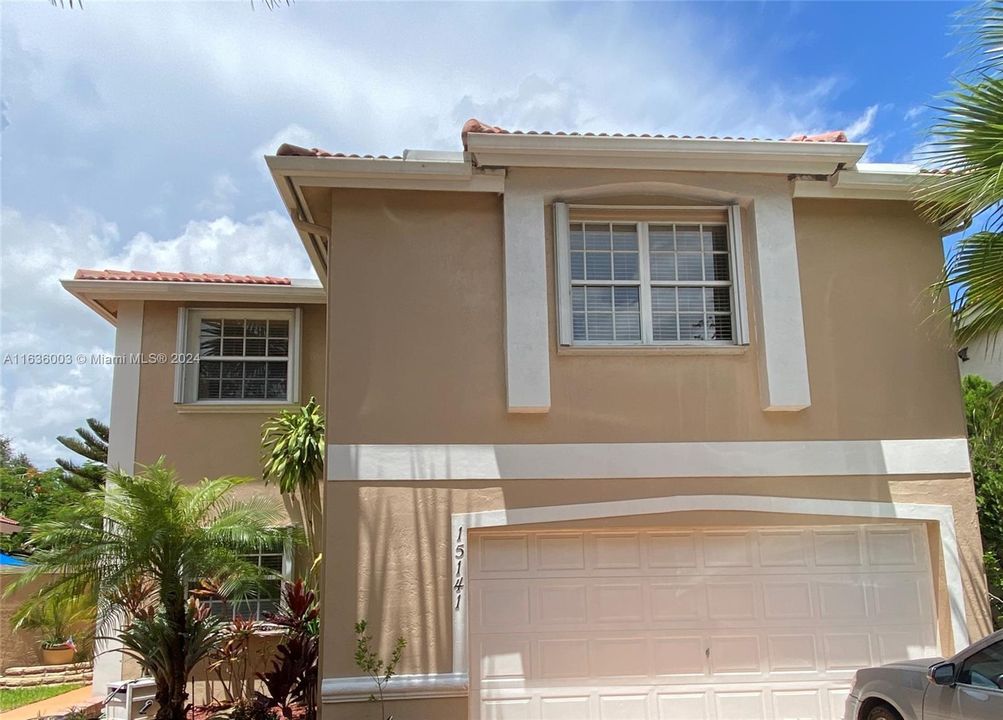 Recently Rented: $3,500 (3 beds, 2 baths, 1607 Square Feet)