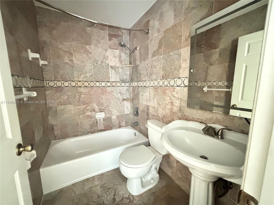 Recently Rented: $3,500 (3 beds, 2 baths, 1607 Square Feet)