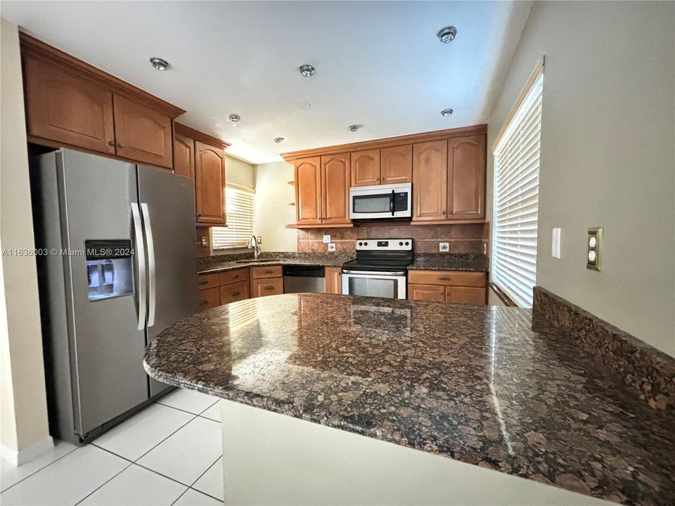 Recently Rented: $3,500 (3 beds, 2 baths, 1607 Square Feet)