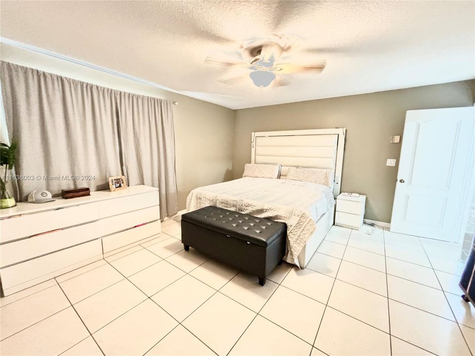 Recently Rented: $3,500 (3 beds, 2 baths, 1607 Square Feet)