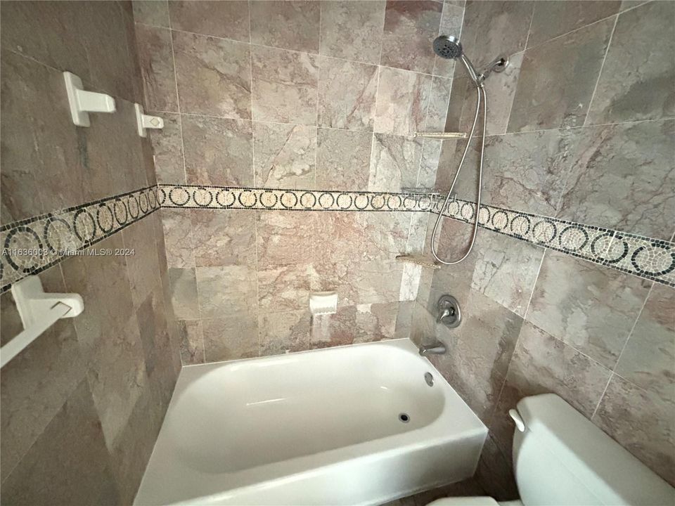 Recently Rented: $3,500 (3 beds, 2 baths, 1607 Square Feet)