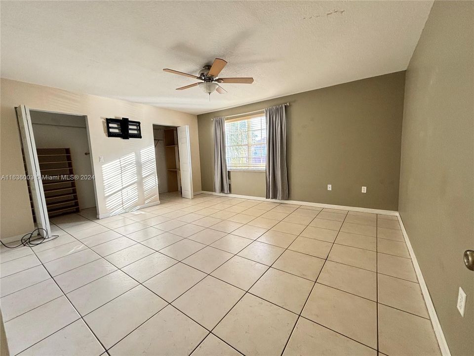 Recently Rented: $3,500 (3 beds, 2 baths, 1607 Square Feet)