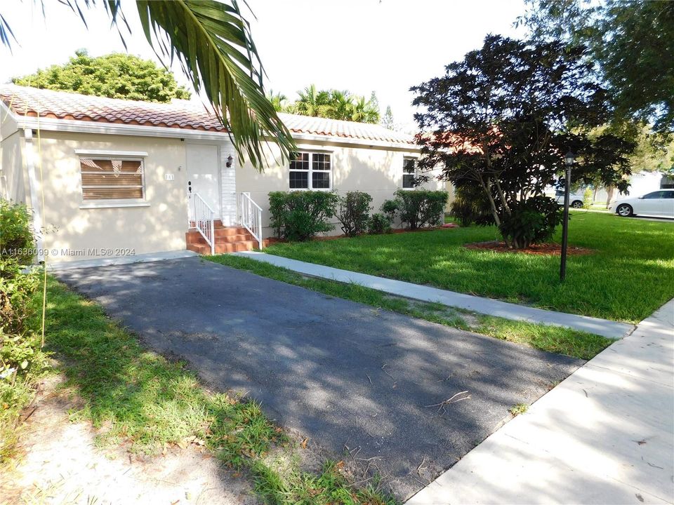 Recently Sold: $659,000 (3 beds, 2 baths, 1365 Square Feet)