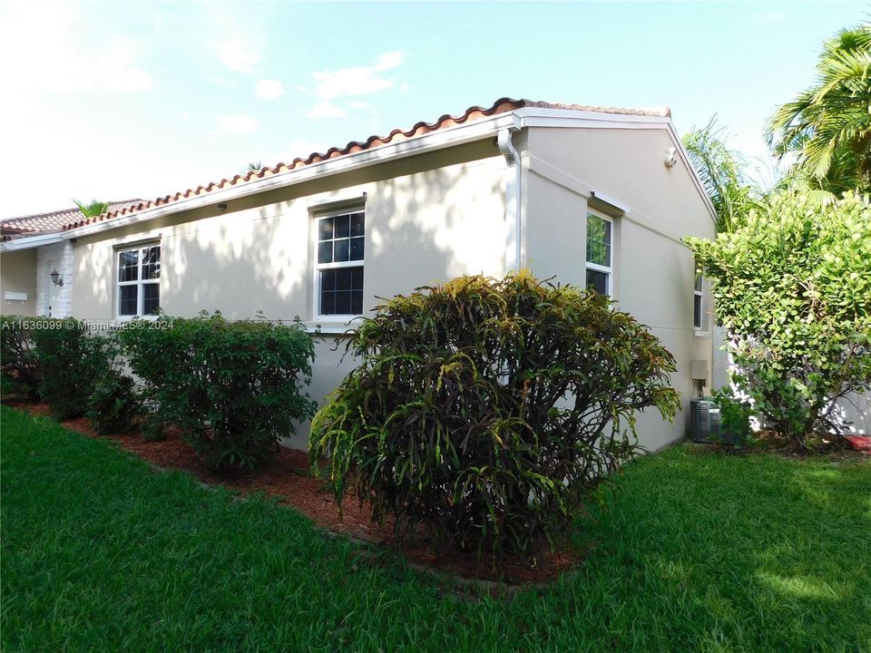 Recently Sold: $659,000 (3 beds, 2 baths, 1365 Square Feet)