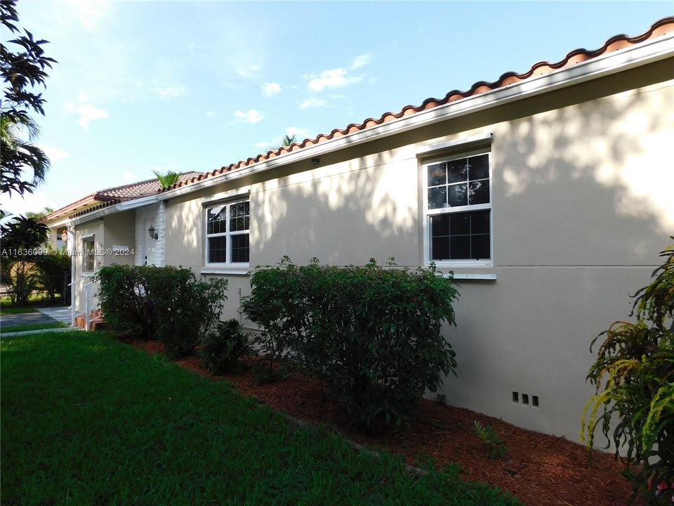 Recently Sold: $659,000 (3 beds, 2 baths, 1365 Square Feet)