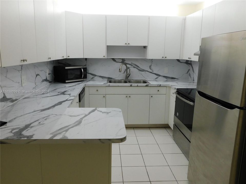 Recently Sold: $659,000 (3 beds, 2 baths, 1365 Square Feet)