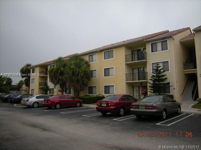 For Rent: $2,100 (2 beds, 2 baths, 986 Square Feet)